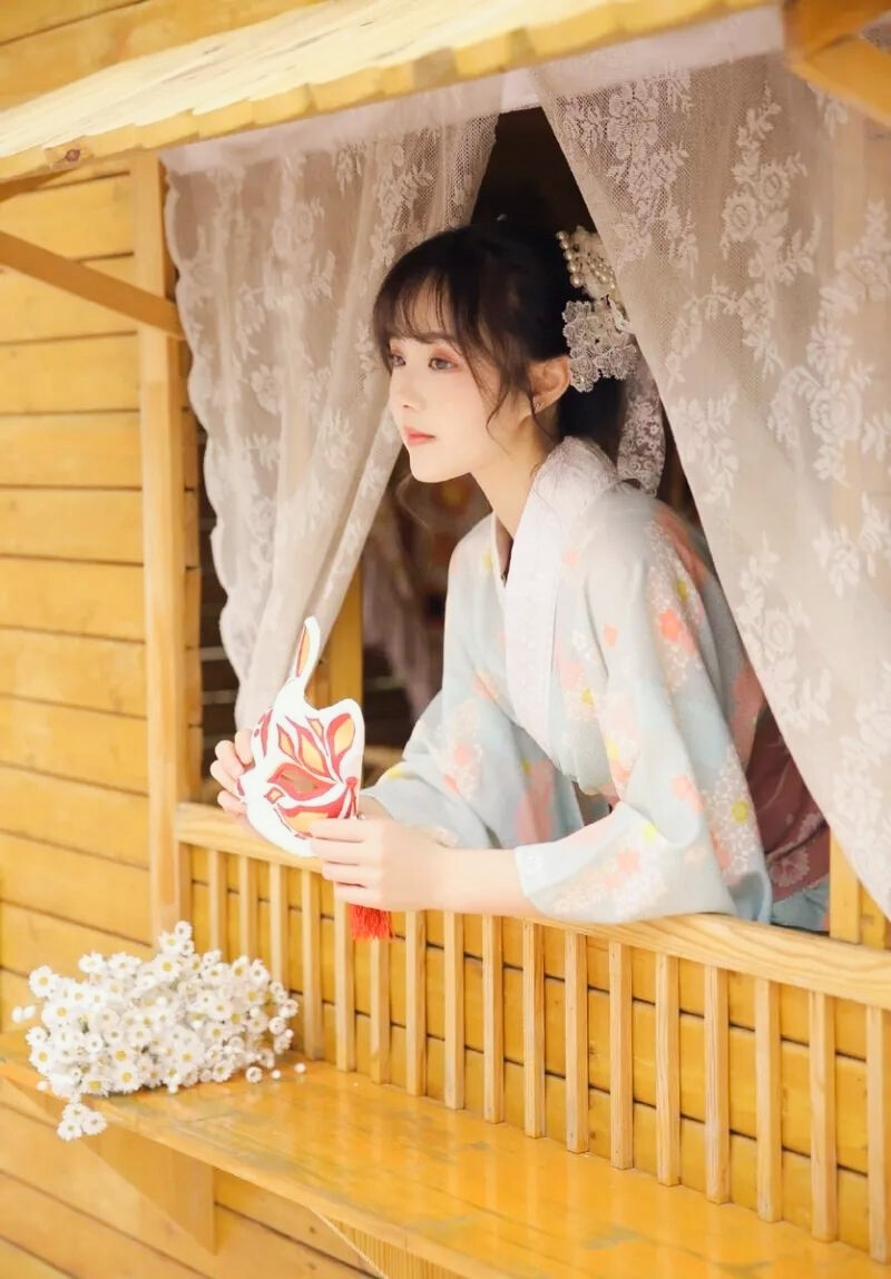 韩国女星闵孝琳热辣写真 清纯性感展示多样魅力图片