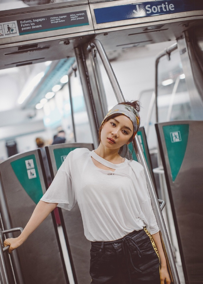 马甲线女王袁姗姗时尚性感写真图片超赞身材图片