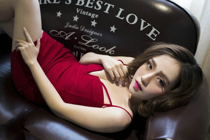妖媚美女图片