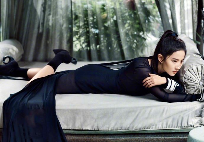 刘亦菲《时尚COSMO》双面刊写真图片图片