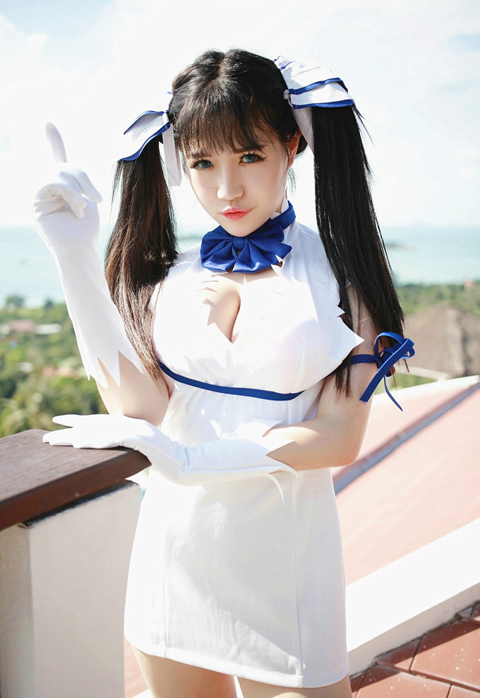 气质妖艳美女粉色紧身包臀裙紧致完美腰身长腿诱惑写真(二)图片