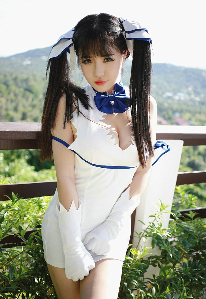 气质妖艳美女粉色紧身包臀裙紧致完美腰身长腿诱惑写真(二)图片