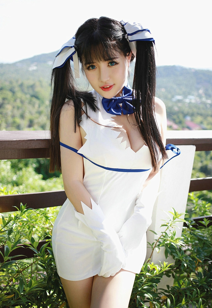 气质妖艳美女粉色紧身包臀裙紧致完美腰身长腿诱惑写真(二)图片