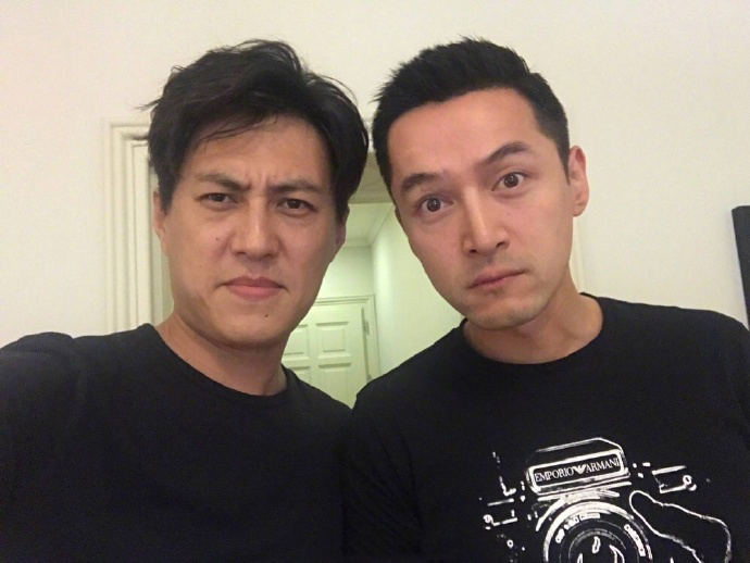 胡歌靳东搞怪九连拍自拍图片图片