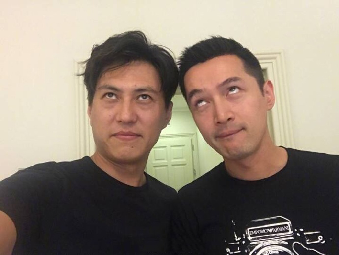 胡歌靳东搞怪九连拍自拍图片图片