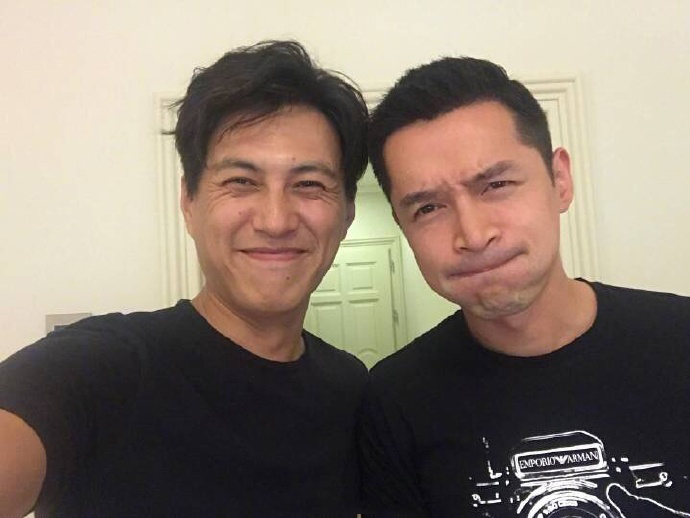 胡歌靳东搞怪九连拍自拍图片图片