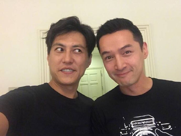 胡歌靳东搞怪九连拍自拍图片图片