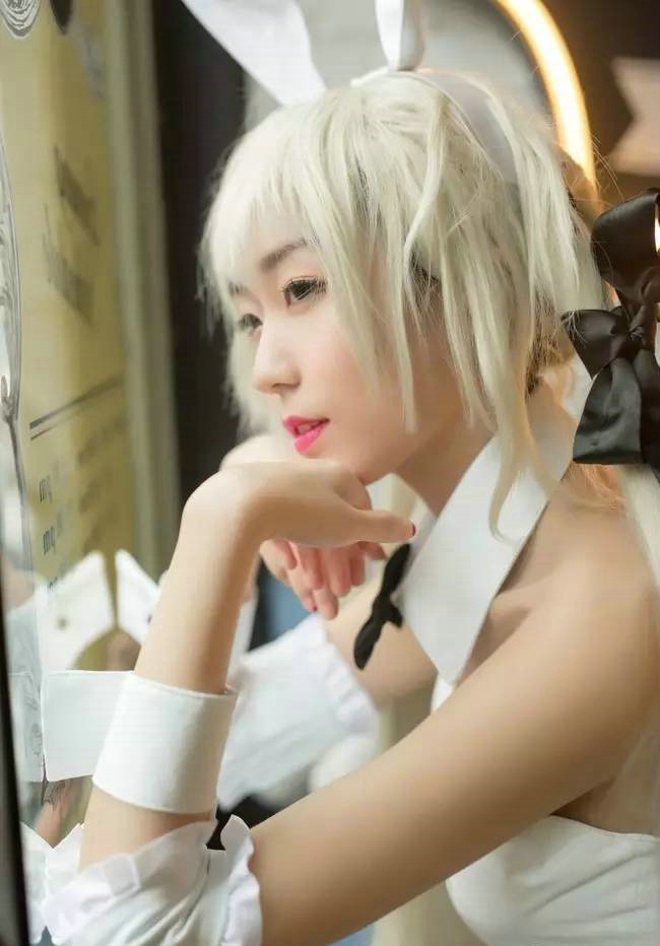 竞技网游LOL英雄联盟光辉女郎拉克丝高清桌面壁纸图片
