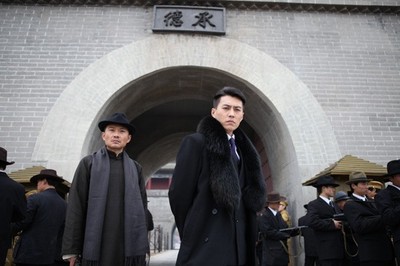 靳东图片