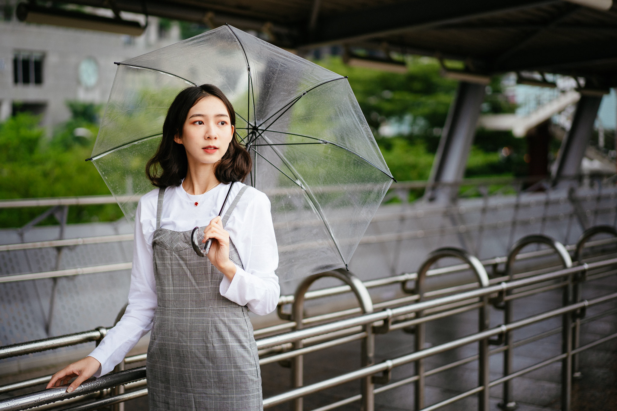 高清大陆广西南宁女演员王鸥时尚凌乱写真桌面壁纸下载图片