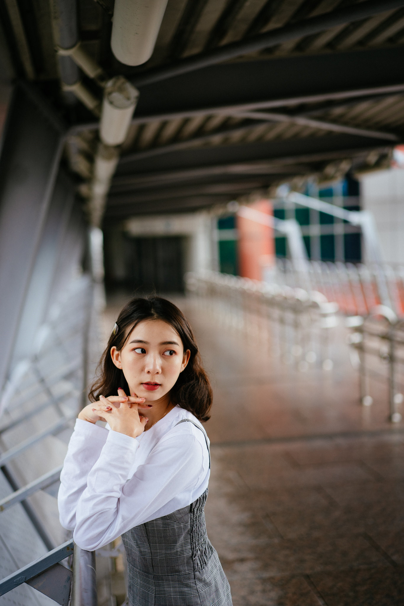 高清大陆广西南宁女演员王鸥时尚凌乱写真桌面壁纸下载图片