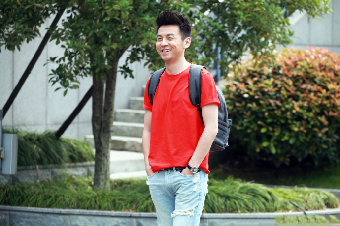 高清辽宁省鞍山男演员雷佳音最新时尚杂志写真高清图片图片