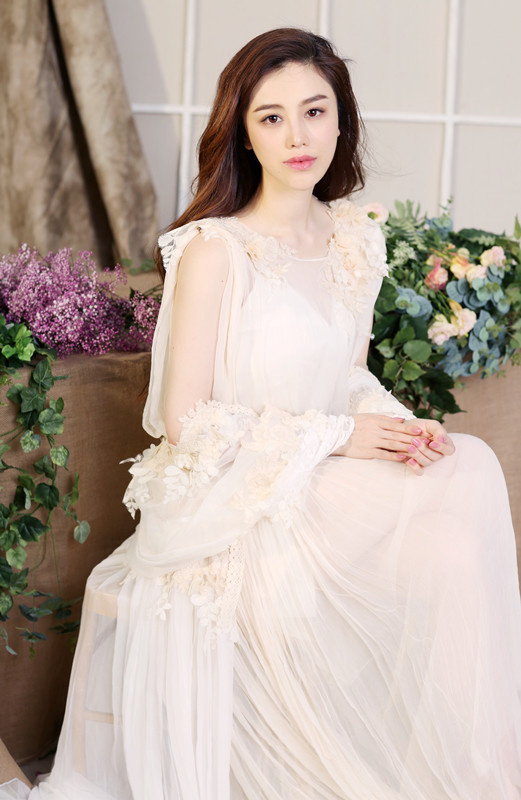 中国内地影视女演员葛天唯美性感户外写真图片 中国内地影视女演员葛天唯美性感户外写真图片