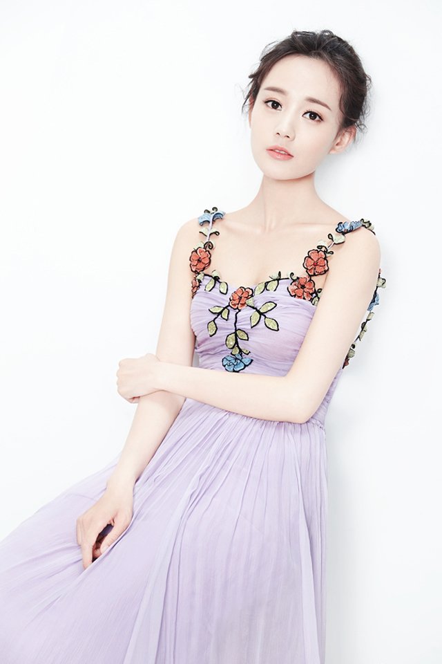 高清中国内地山东济南女演员李一桐Q清纯小公主白裙明星美女写真图片图片