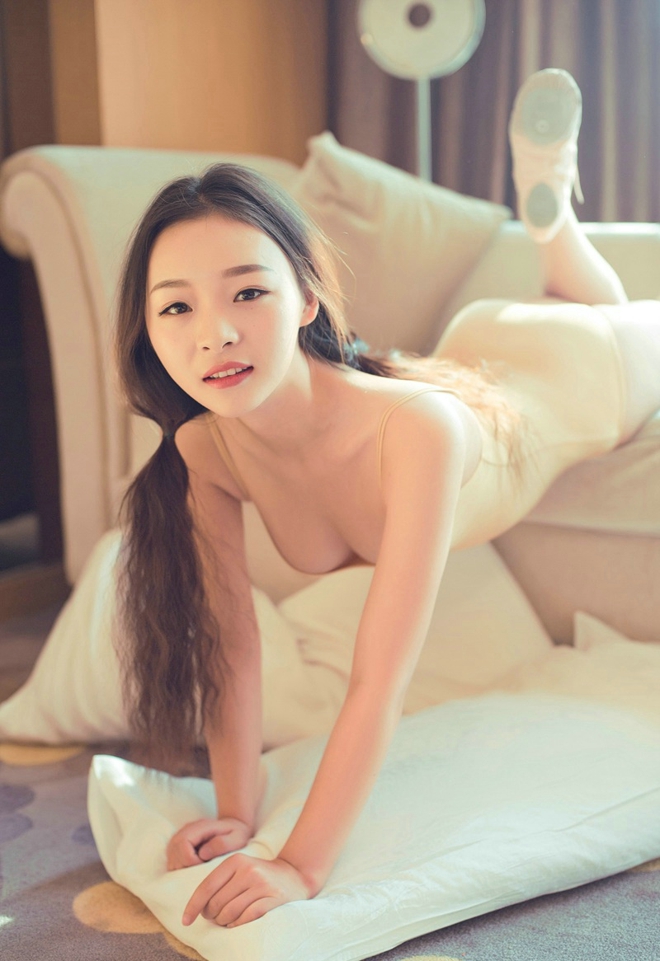 性感少妇睡衣丁字裤魅惑大胆写真图片