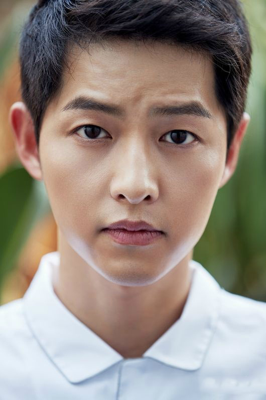 高清韩国大田广域男星宋仲基入伍前图片赵寅成及1400多名粉丝含泪告别图片