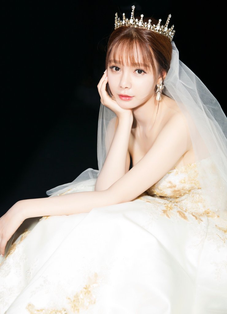 严屹宽杜若溪婚纱写真图片 明星夫妻温馨写真图片图片