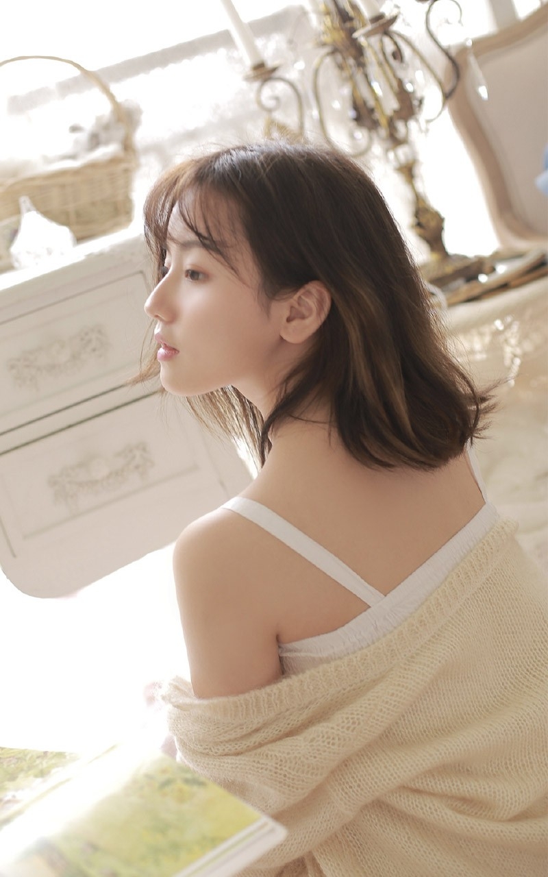 沙滩美女图片