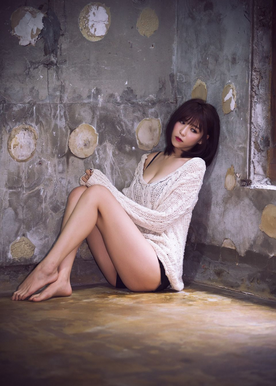 极品OL美女黑丝美腿玉足高跟私房性感美女写真图片