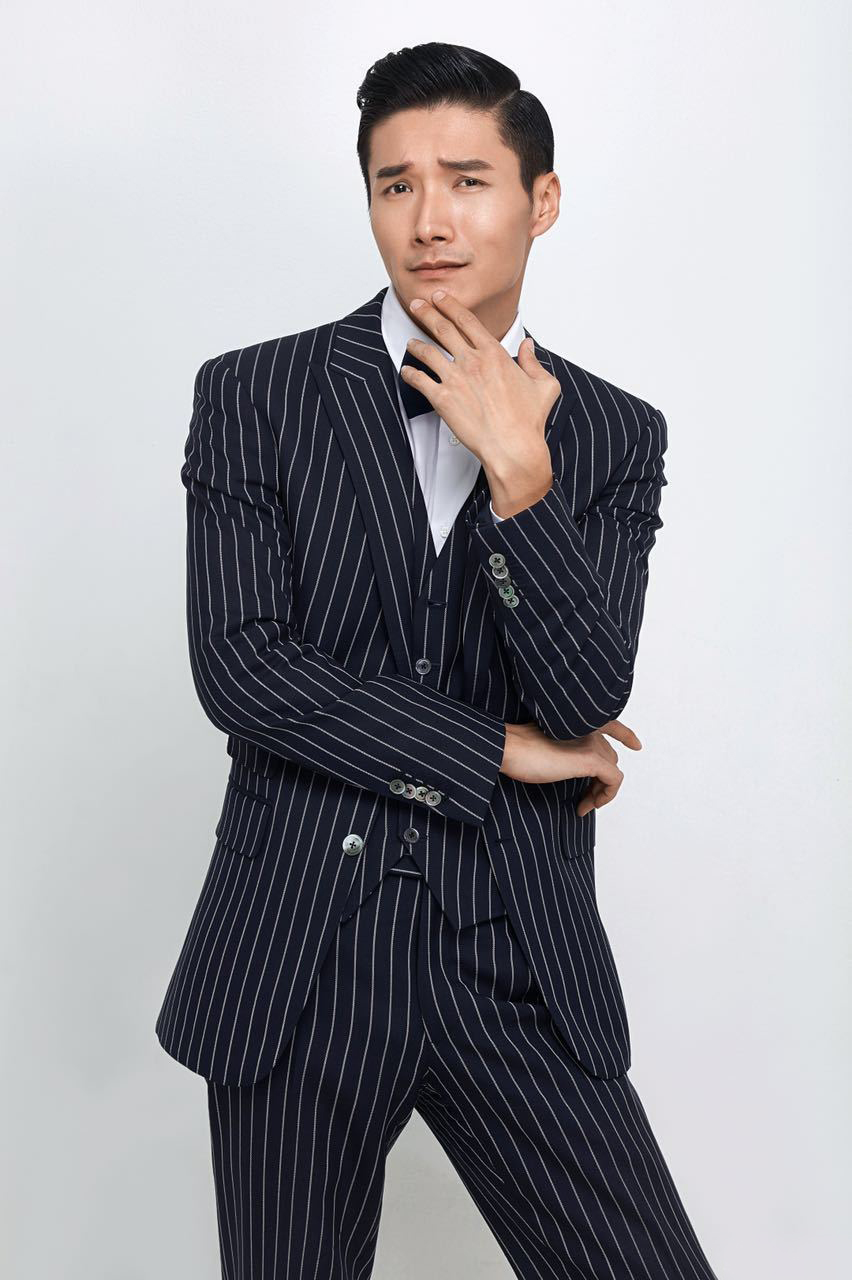 高清江西省抚州内地男演员李泰街拍写真图片图片
