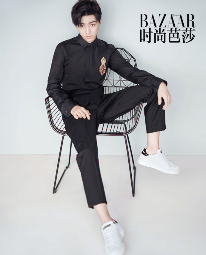 高清中国内地男歌手演员王俊凯微博之夜魅力写真图片图片