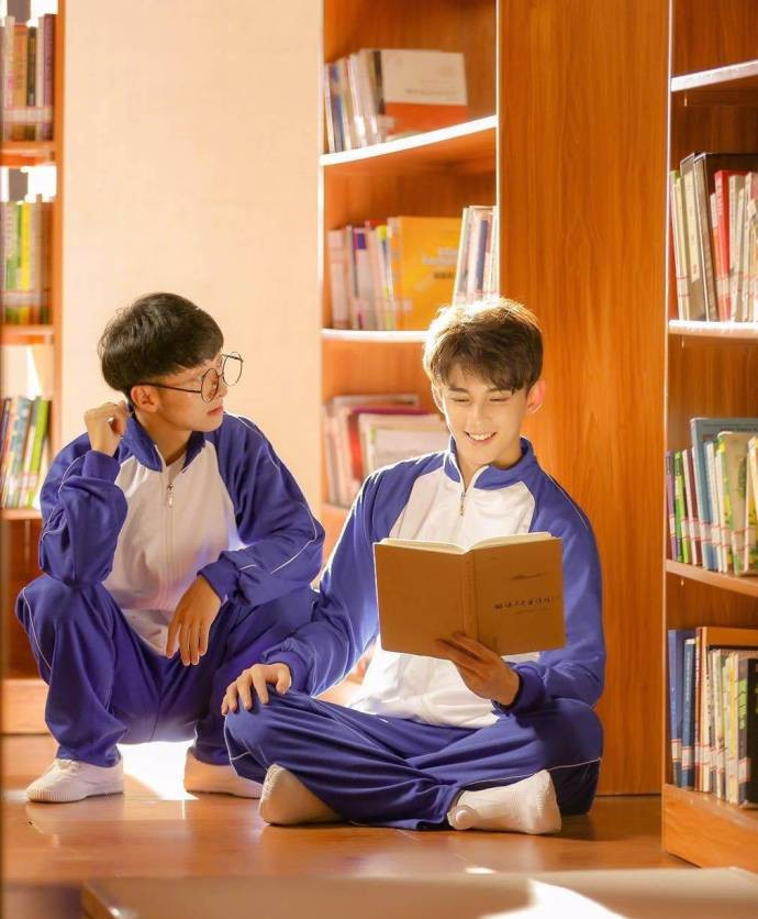 中国内地男演员吴磊酷帅有型写真桌面壁纸图片 中国内地男演员吴磊酷帅有型写真桌面壁纸图片