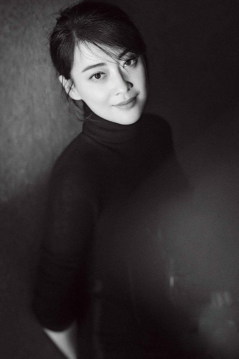 中国内地女演员梅婷初秋写真图片：展现成熟女人魅力图片