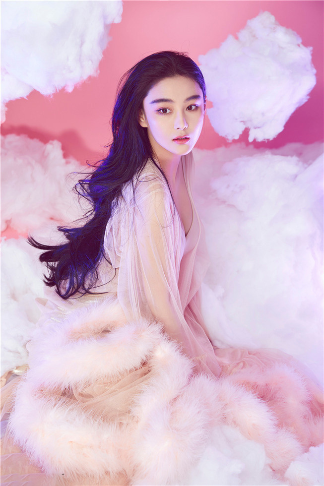 张馨予性感甜美可爱私房艺术照图片