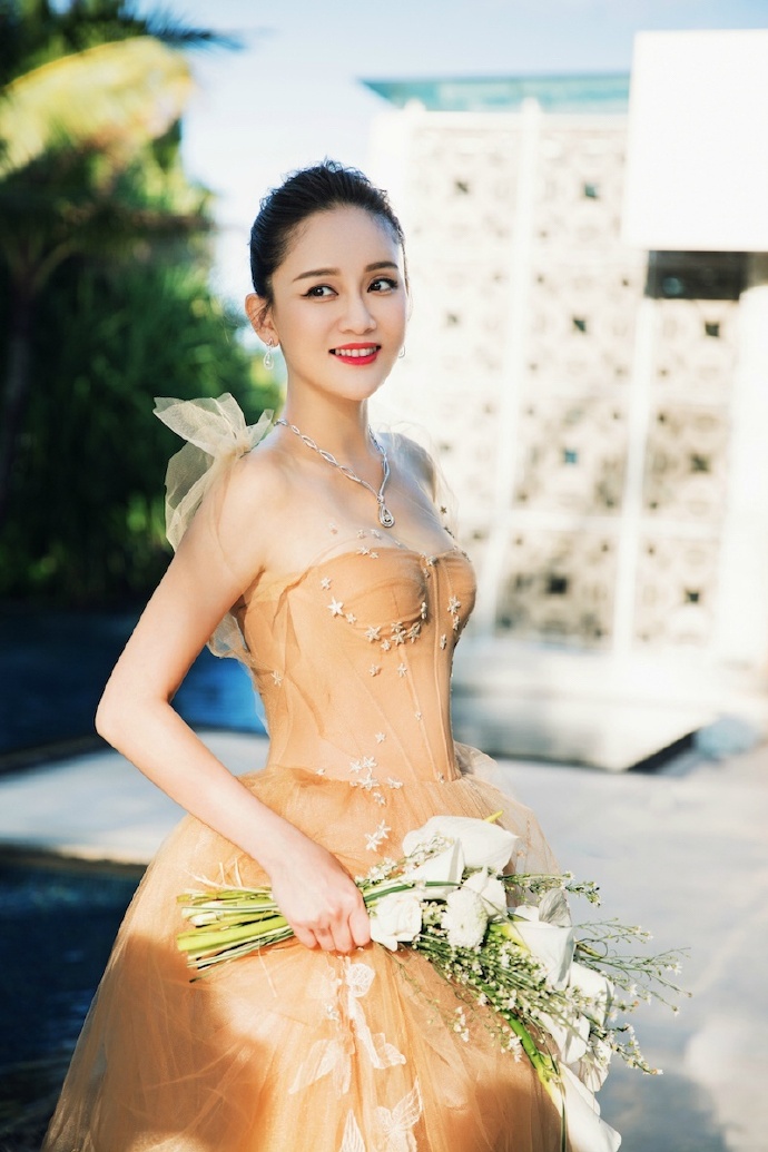 严屹宽杜若溪婚纱写真图片 明星夫妻温馨写真图片图片