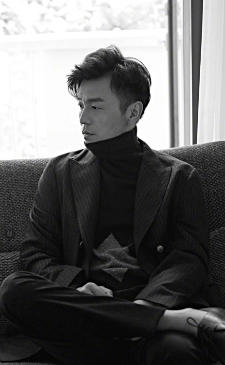 高清辽宁省鞍山男演员雷佳音最新时尚杂志写真高清图片图片