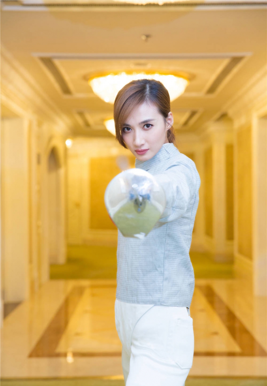 中国内地河北女演员冯文娟《进击吧，闪电》击剑写真图片图片