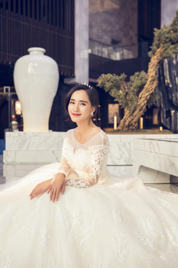 严屹宽杜若溪婚纱写真图片 明星夫妻温馨写真图片图片
