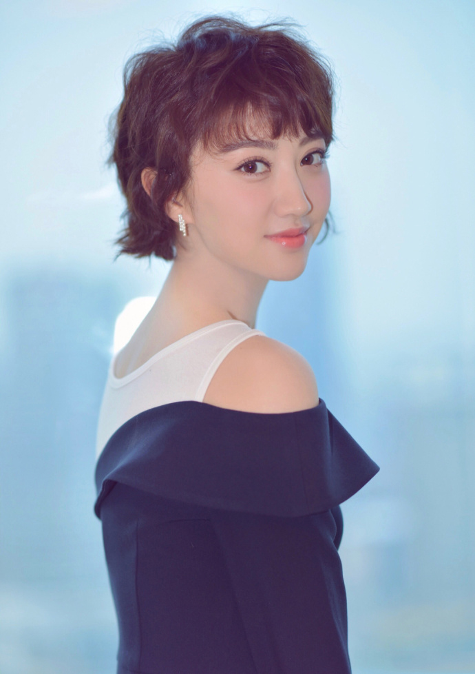 北影校花景甜风情万种妩媚动人气质写真图片