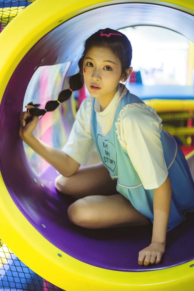 非主流个性大眼美女性感无敌极致电眼诱惑自拍照图片图片