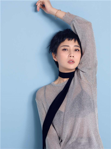 中国内地中国重庆女演员殷桃初秋时尚写真高清图片图片
