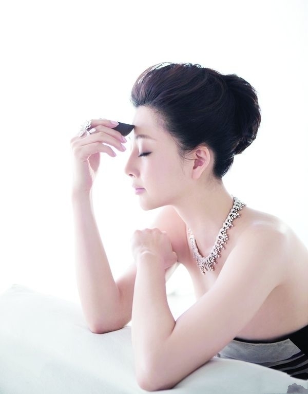中国内地中国重庆女演员殷桃性感图片图片