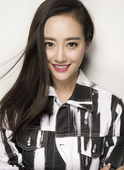 高清中国内地安徽芜湖女演员李纯2018嘉人中国风盛典性感妩媚图片图片