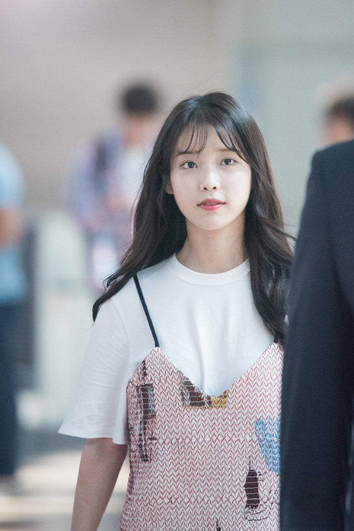 高清韩国首尔女歌手演员清纯可爱IU李智恩写真电脑桌面壁纸下载图片