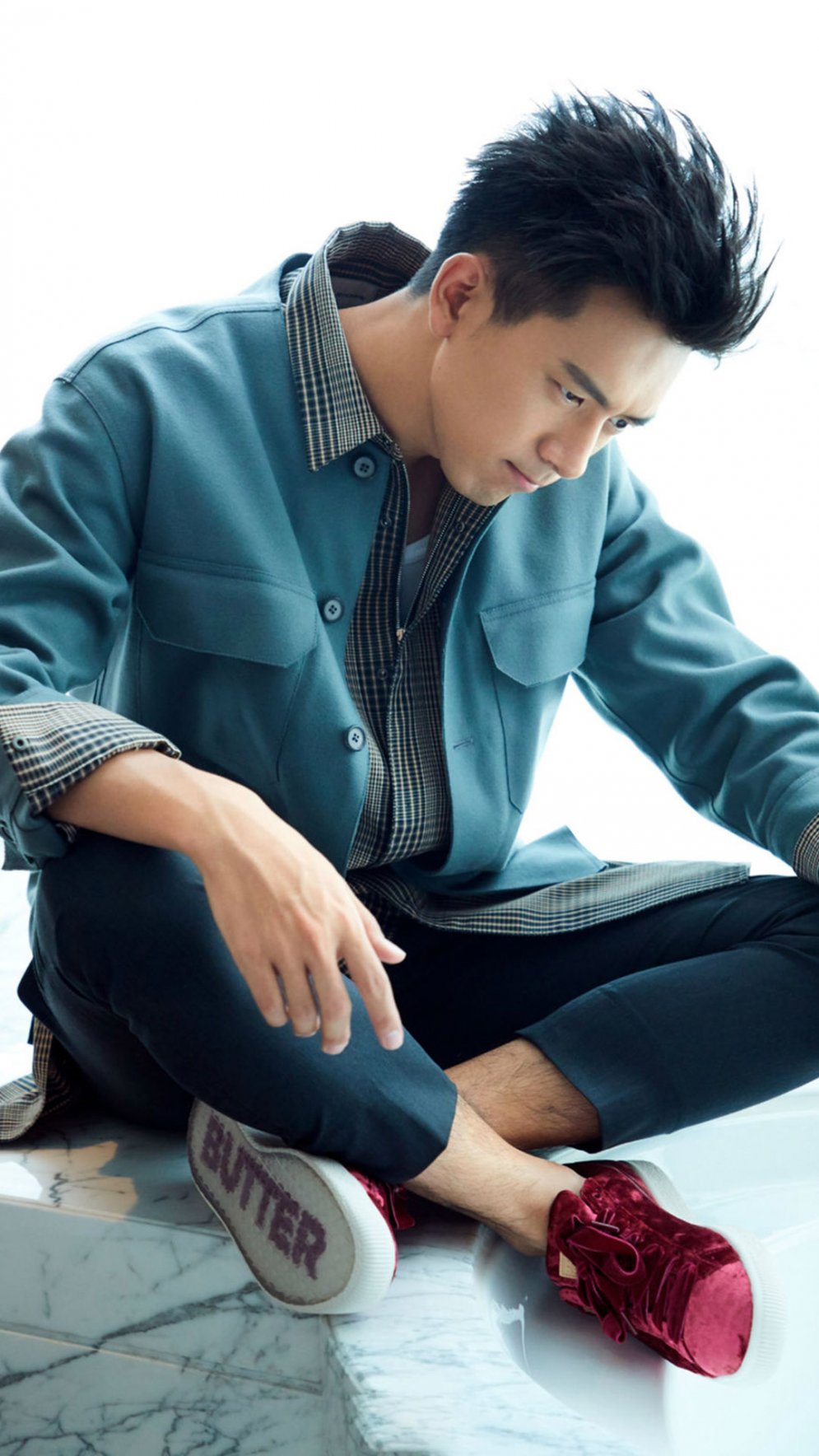 中国内地湖北荆州男演员李现男友力十足休闲写真图片图片
