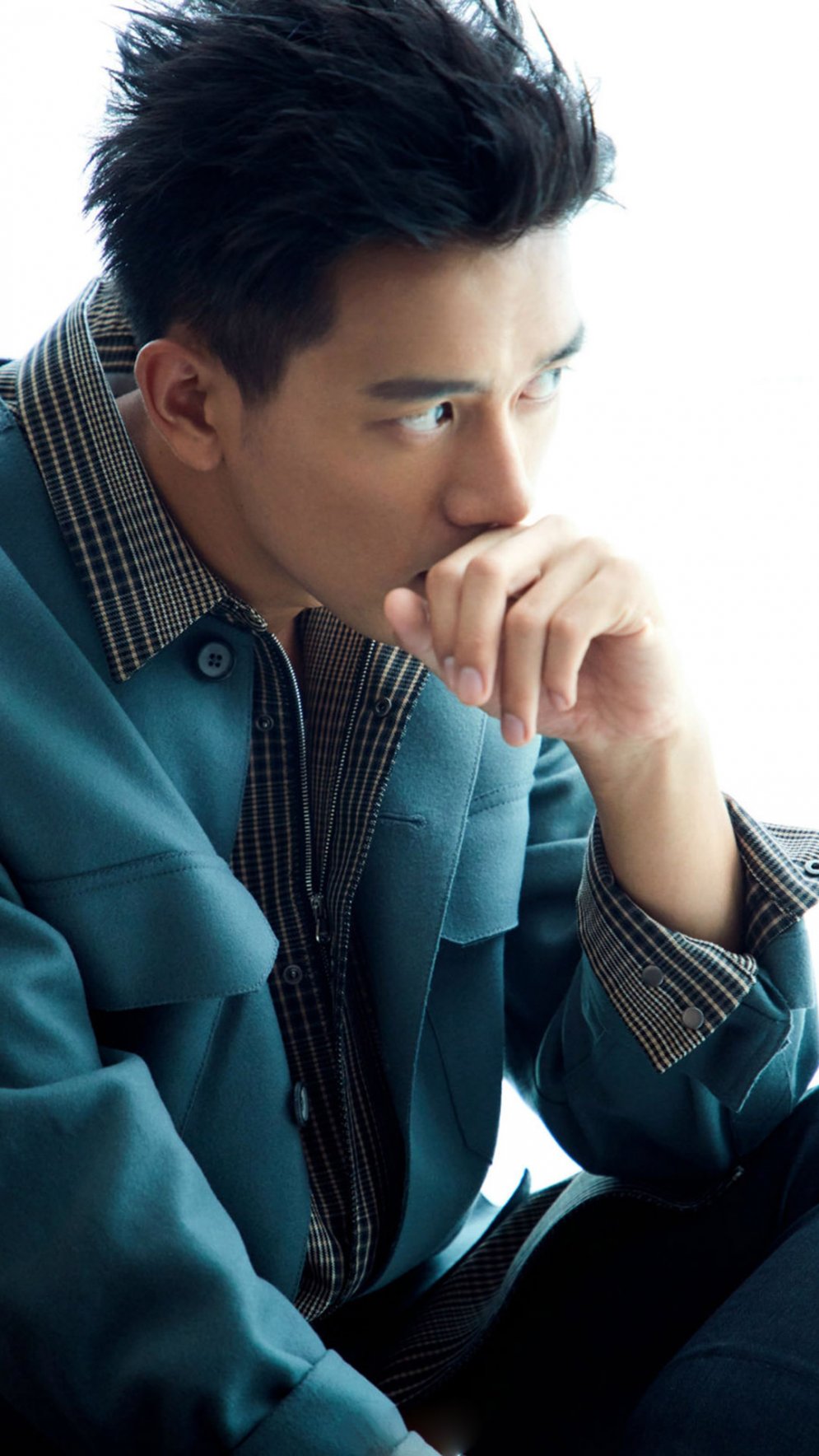 中国内地湖北荆州男演员李现男友力十足休闲写真图片图片