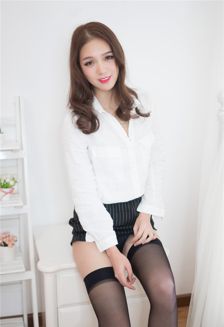 极品OL美女黑丝美腿玉足高跟私房性感美女写真图片