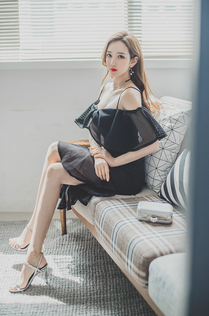 诱惑性感可爱童颜女神私房凹凸有致美女图图片