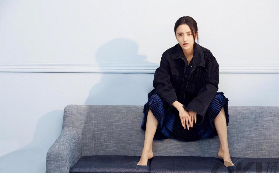 高清中国内地新疆伊犁影视女演员佟丽娅薄纱轻舞娇俏灵动新年大片曝光图片