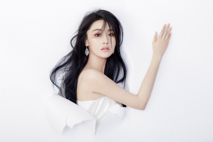 张馨予最新白色唯美写真高清图片图片
