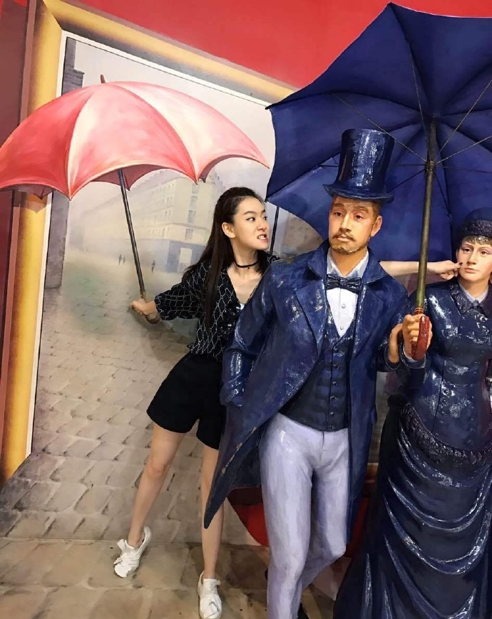 戚薇抹胸花裙娇艳迷人写真图片图片