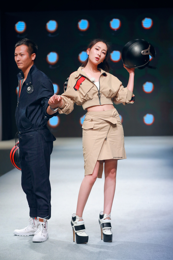 清纯女星马苏性感时尚写真 女人味尽显图片