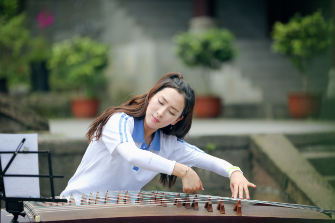 清纯女星马苏性感时尚写真 女人味尽显图片