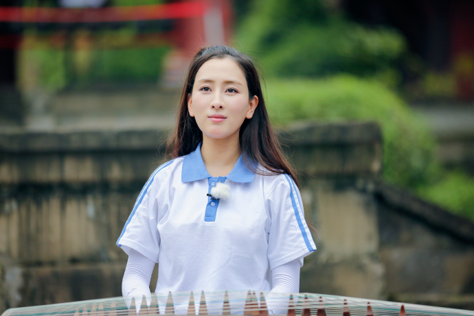 清纯女星马苏性感时尚写真 女人味尽显图片