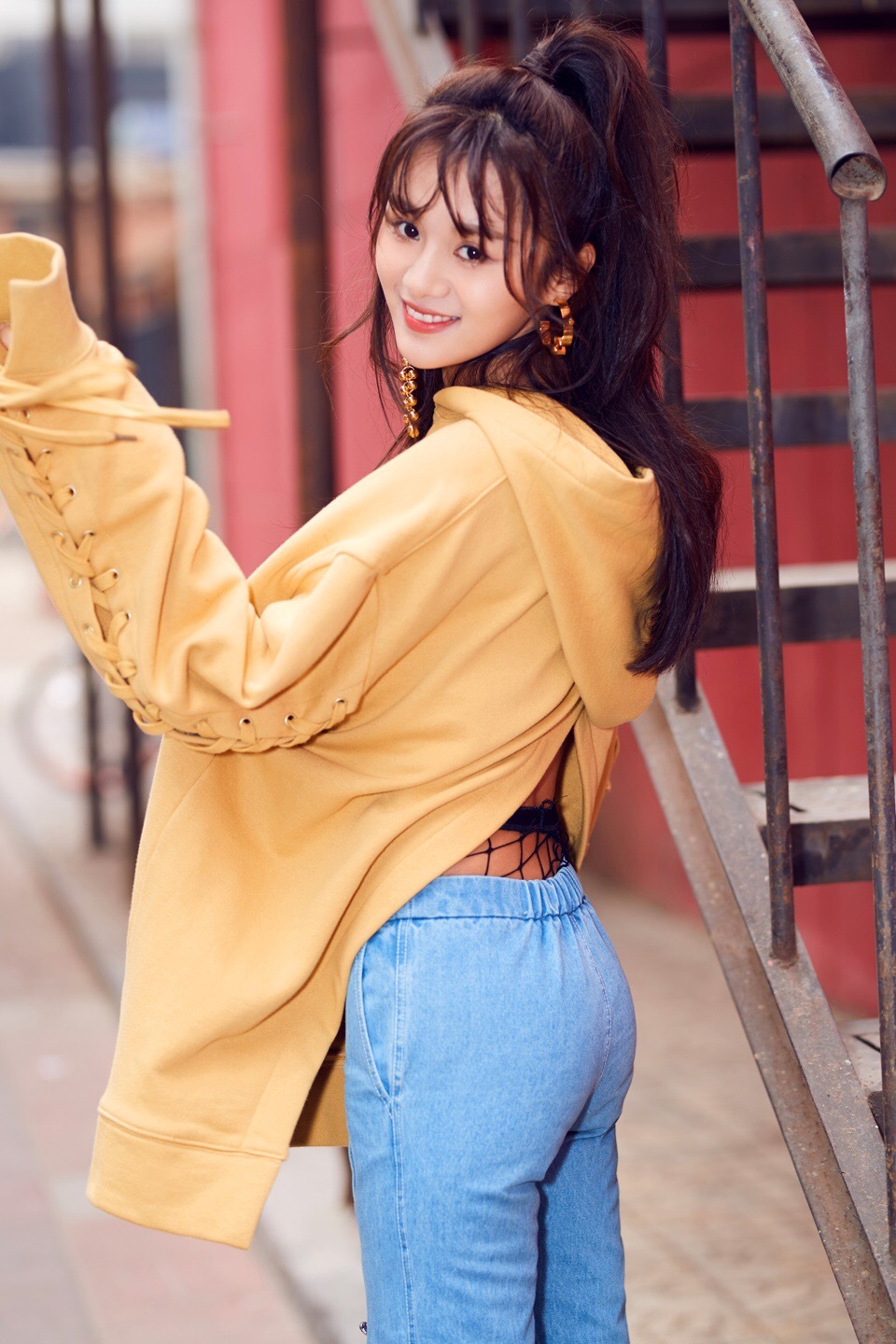 姚晨简约风时尚潮流街拍图片图片