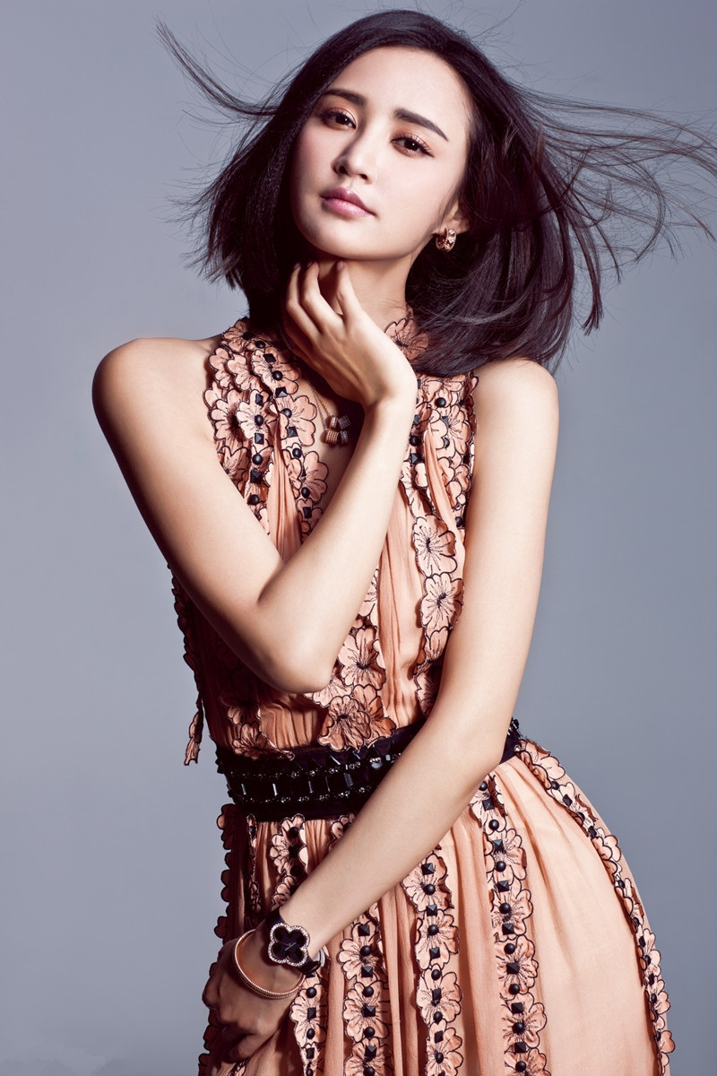高清中国内地四川女演员二姐张歆艺性感诱惑泳池上演湿身大片图片 高清中国内地四川女演员二姐张歆艺性感诱惑泳池上演湿身大片图片